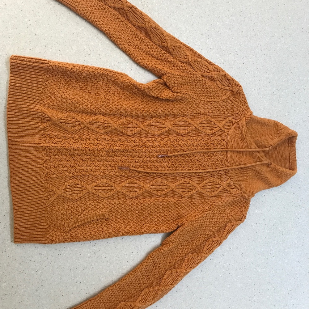 L.L. bean signature sweater size small